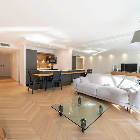 Magnificent 2 Bedroom In The Heart Of