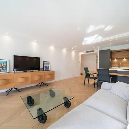 Διαμέρισμα Magnificent 2 Bedroom In The Heart Of *