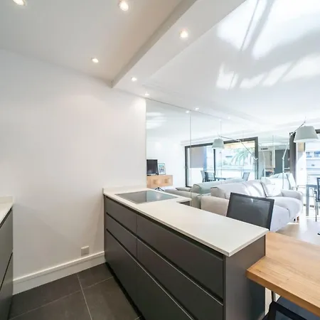 Magnificent 2 Bedroom In The Heart Of Διαμέρισμα Κάννες