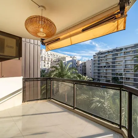 Magnificent 2 Bedroom In The Heart Of *