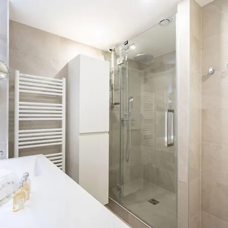 Magnificent 2 Bedroom In The Heart Of