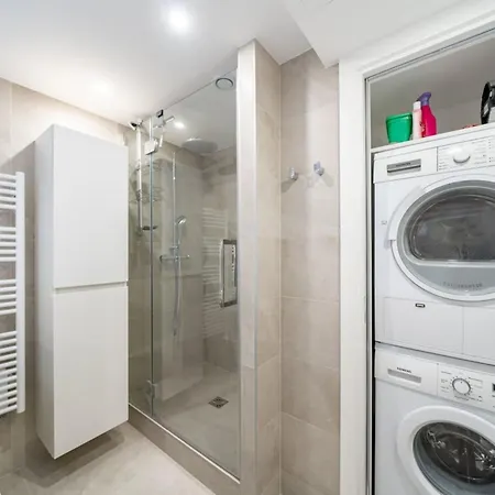 Magnificent 2 Bedroom In The Heart Of Κάννες