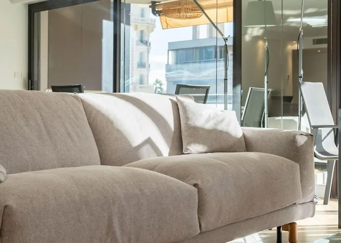 Magnificent 2 Bedroom In The Heart Of * Κάννες