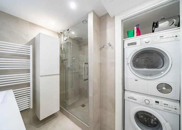 Magnificent 2 Bedroom In The Heart Of Κάννες